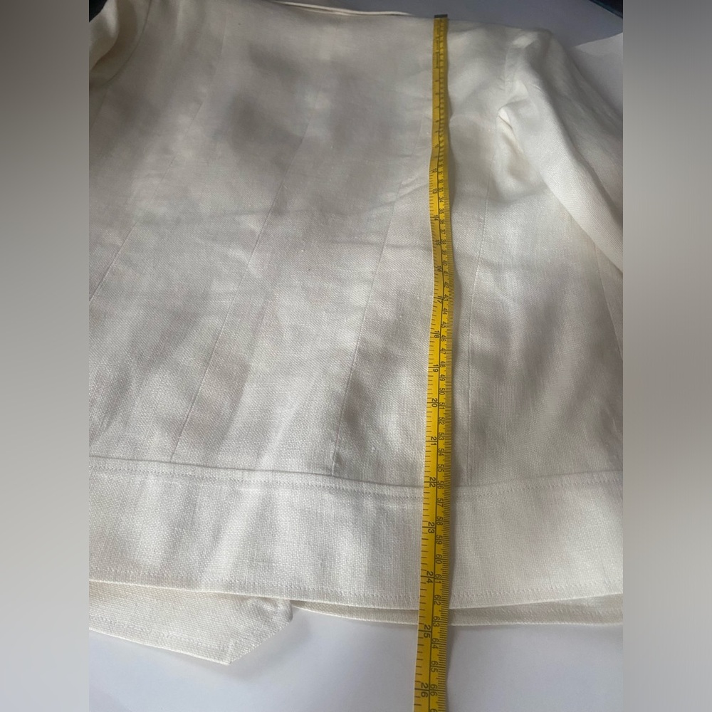 Vintage Chanel 80’s linen jacket - Picture 15 of 16